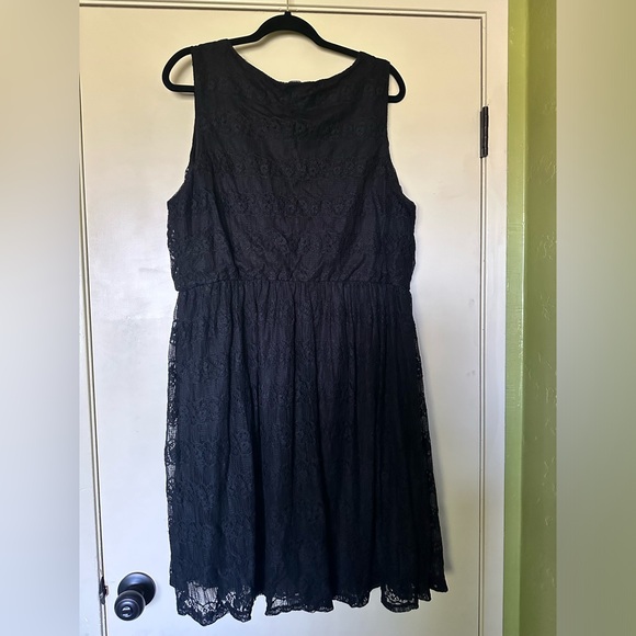 Forever Woman Black Dress. Size 2X. - Picture 3 of 6